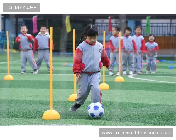 足球脚后跟妙传：灵性十足的足球艺术