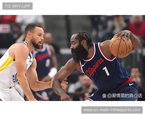 球员在赛季表现出色入选月度最佳阵容，本赛季球员得分排名